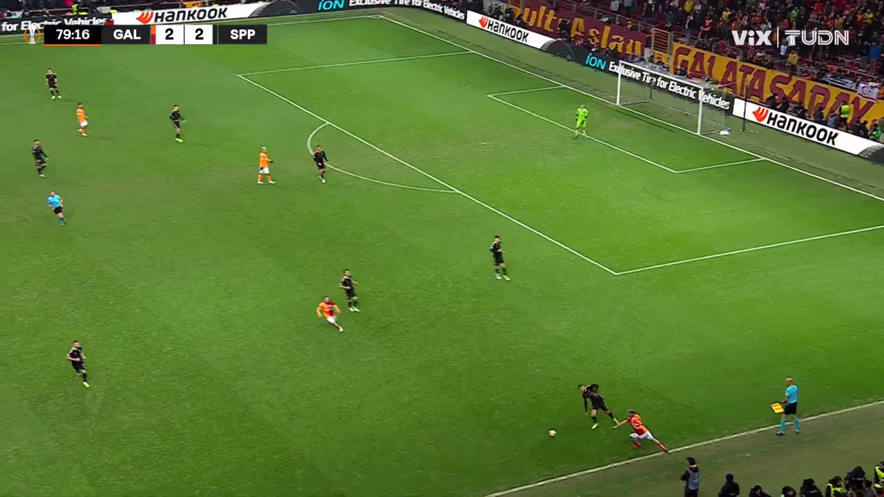 ¡Tarjeta Roja! Matej Rynes recibe la segunda amarilla y se va del juego ...