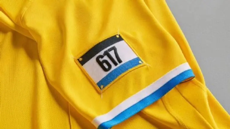 boston uniforme amarillo