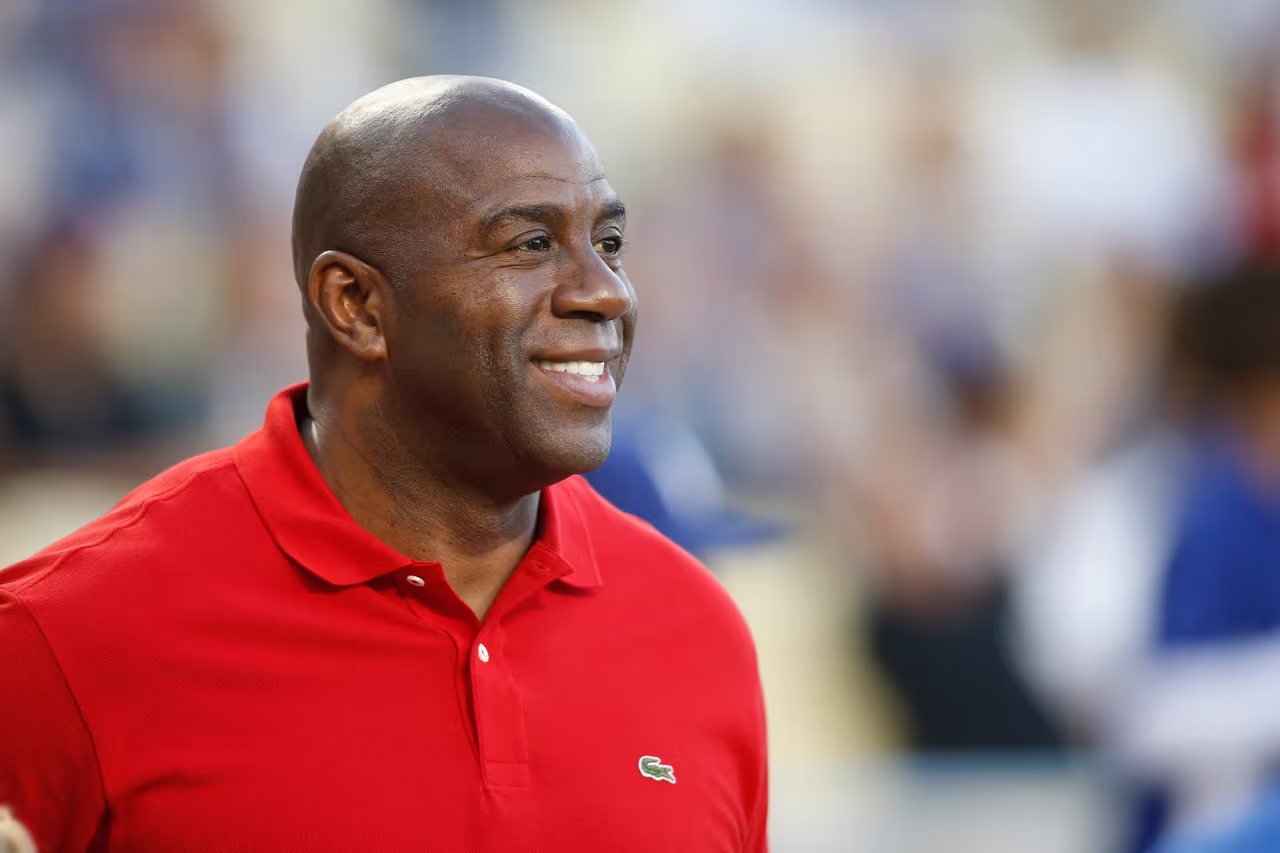 Magic Johnson quiere que Peyton no se retire y juegue con los Rams en ...