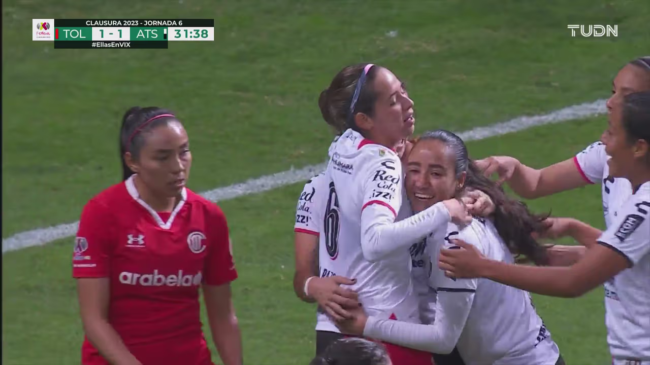 ¡Thompson de vacaciones! Valeria Razo hace el 1-2 sin ‘querer queriendo ...