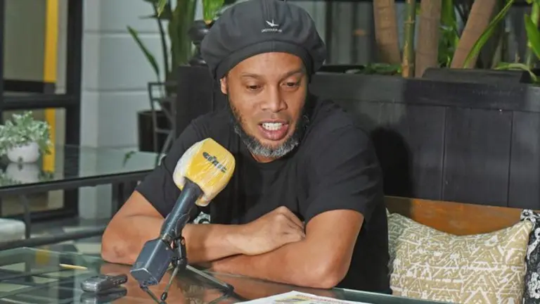 Ronaldinho rompe el silencio tras salir de la cárcel | TUDN Fútbol | TUDN