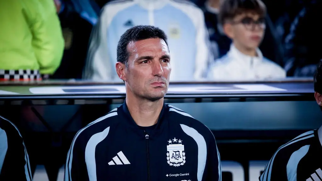 Scaloni deja las canchas y logra hazaña en este nuevo deporte
